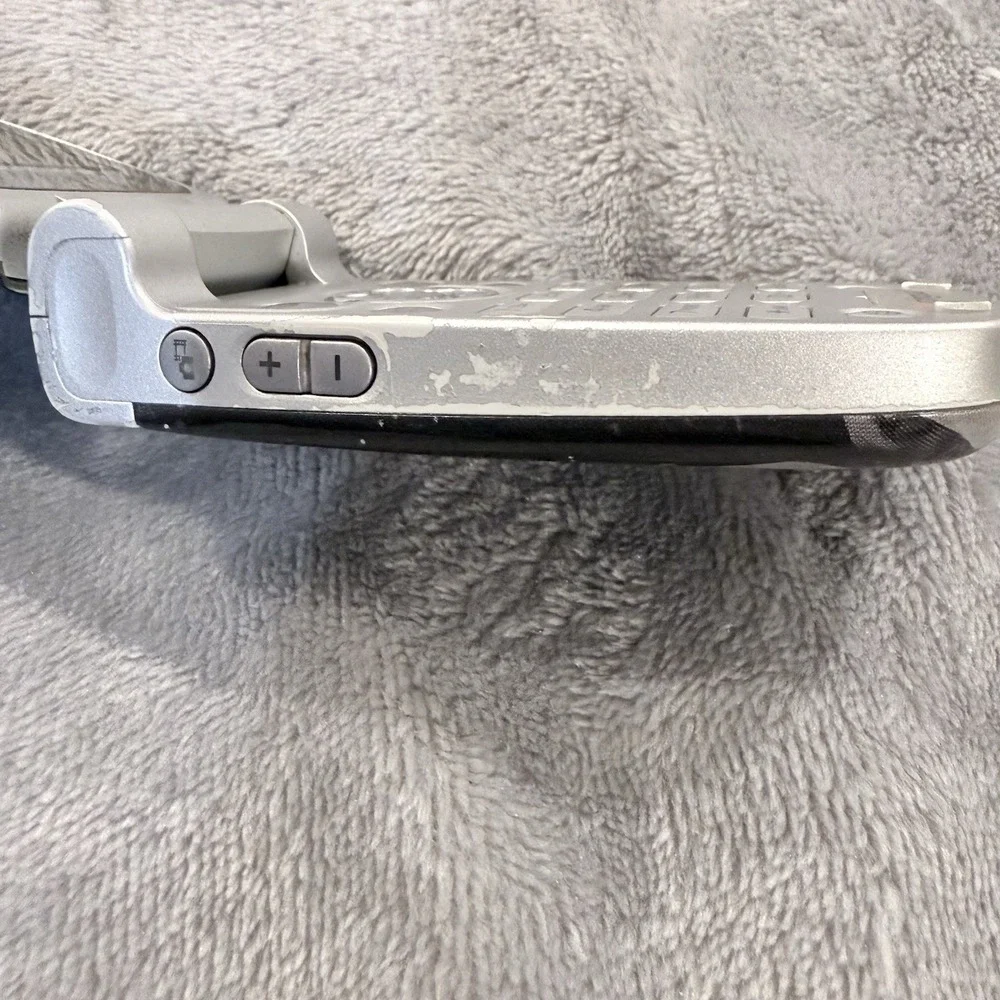 Sony Ericsson Z500a Star Wars Episode III General Grievous Cingular Flip Phone